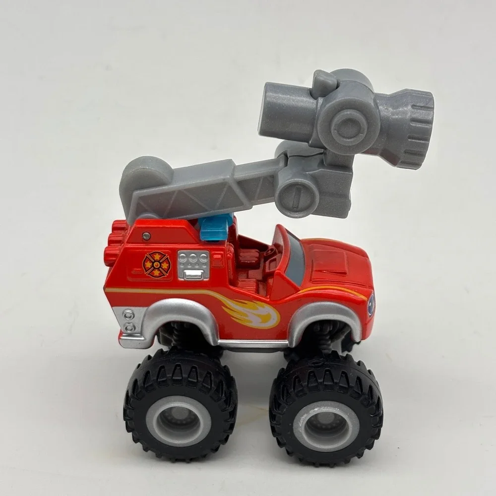 Blaze and the Monster Machines Fire Truck with Hose 3